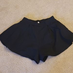 Flared black shorts